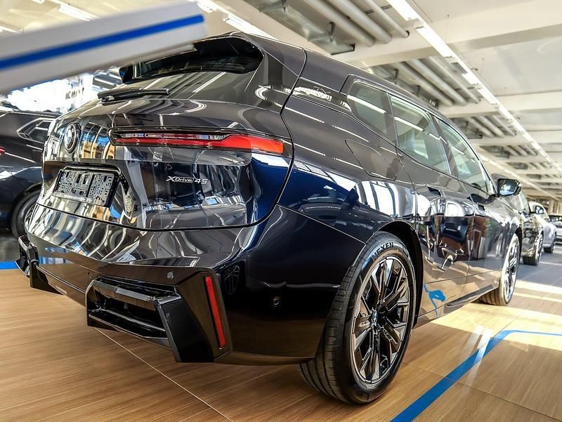 Neu BMW iX M Sport 300 kW (408 PS) 2025 M carbonschwarz metallic SUV