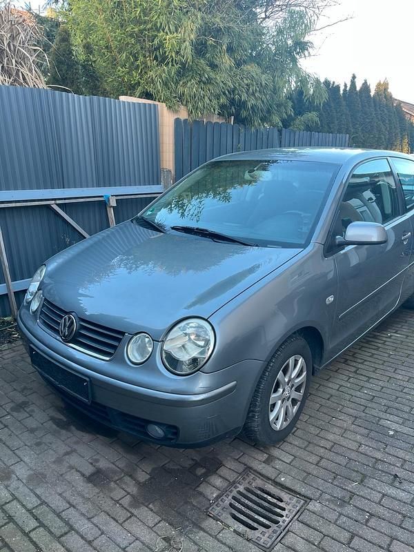 Grau Gebraucht 2004 VW Polo Cricket Kleinwagen | 1.800 € (Fairer Preis) - Bild 1/4