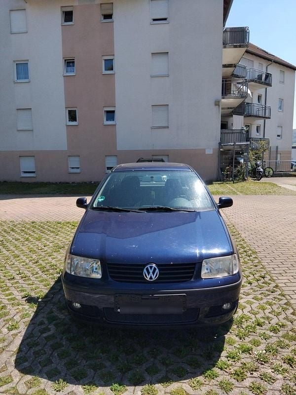 Blau Gebraucht 2000 VW Polo Kleinwagen | 400 € (Superpreis) - Bild 1/4