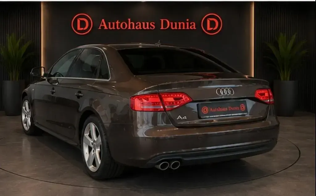 Gebraucht Audi A4 Sport 160 PS (117 kW) 2010 Braun Limousine