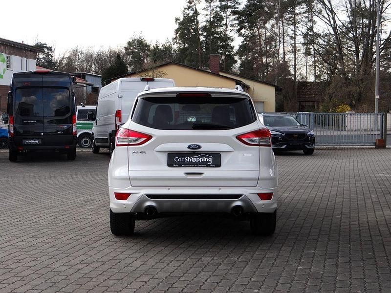 Gebraucht Ford Kuga Individual 182 PS (133 kW) 2016 Weiß SUV