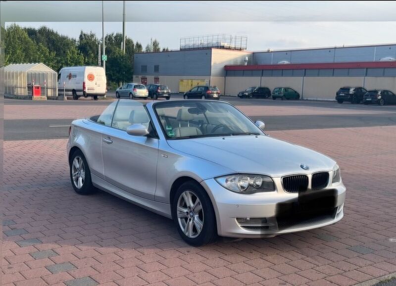 Silber Gebraucht 2008 BMW 120 Cabriolet Sport Line Cabrio | 4.800 € - Bild 1/4