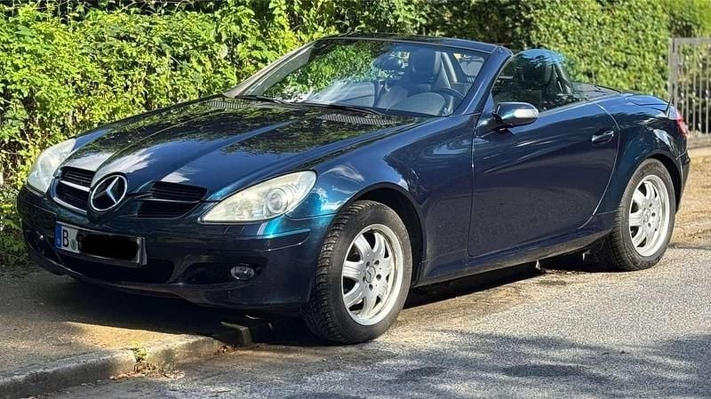 Blau Gebraucht 2007 Mercedes SLK200 Cabrio | 10.111 € (Fairer Preis) - Bild 1/4