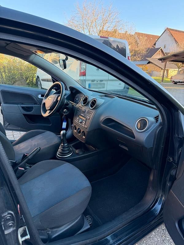 Gebraucht Ford Fiesta 70 PS (51 kW) 2006 Schwarz Kleinwagen