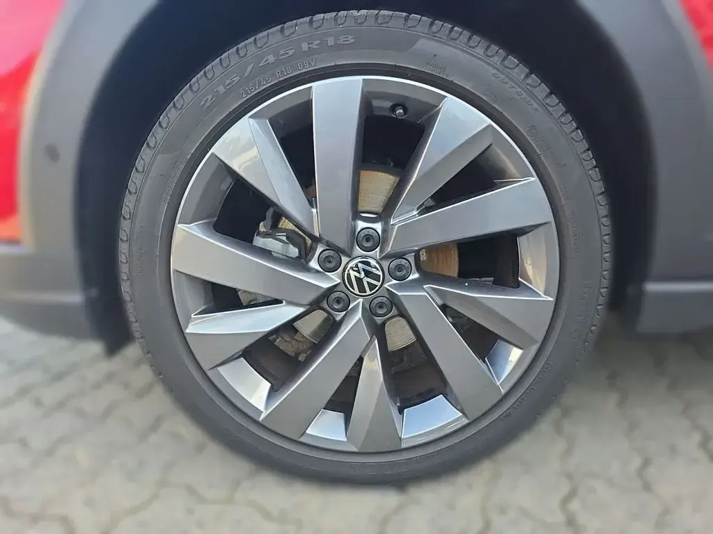 Używany VW Taigo Style 150 KM (110 kW) 2022 Czerwony SUV