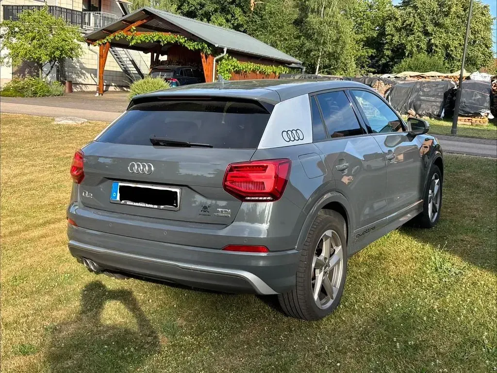 Gebraucht Audi Q2 Sport 150 PS (110 kW) 2018 Grau SUV