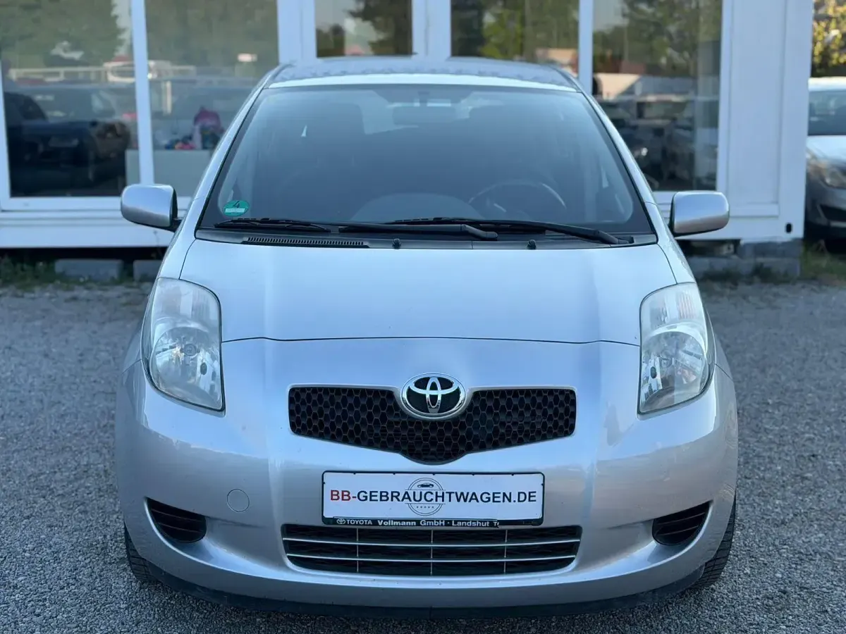 Gebraucht Toyota Yaris Sol 87 PS (63 kW) 2007 Silber Kleinwagen