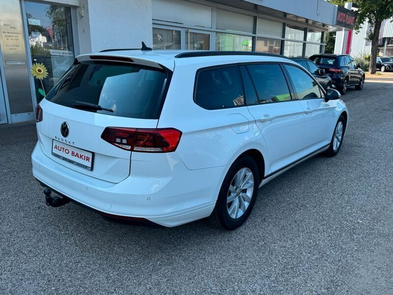 Gebraucht VW Passat 150 PS (110 kW) 2021 Weiß Kombi