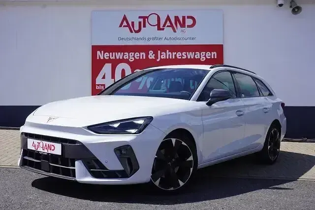 Gebraucht Cupra Leon 150 PS (110 kW) 2024 Glacia weiß metallic Kombi