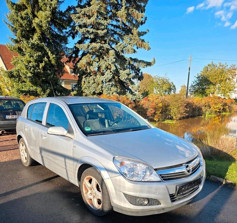 Gebraucht Opel Astra Edition 90 PS (66 kW) 2008 Grau Limousine