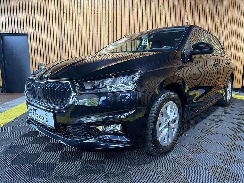 Schwarz Gebraucht 2024 Skoda Fabia Selection Limousine | 18.990 € (Fairer Preis) - Bild 1/4