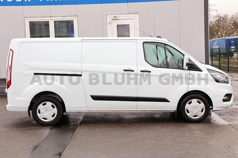 Gebraucht Ford Transit Custom 131 PS (96 kW) 2023 Frostweiß Van / Kleinbus
