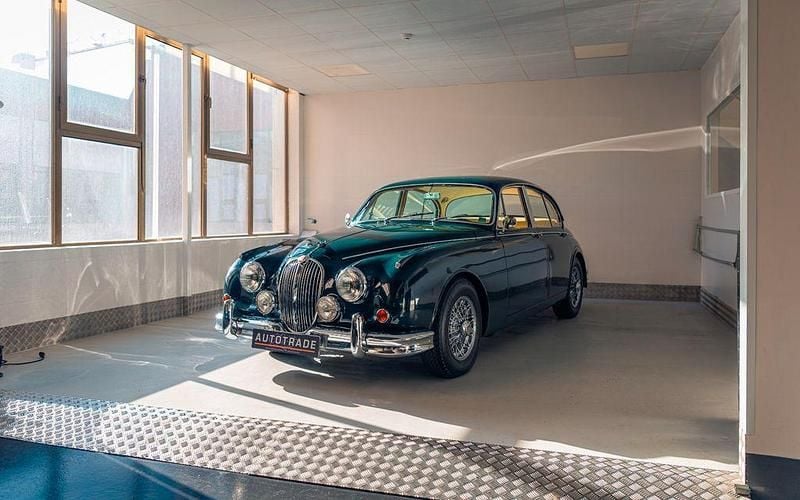 Grün Gebraucht 1963 Jaguar MK II Limousine | 39.900 € - Bild 1/4
