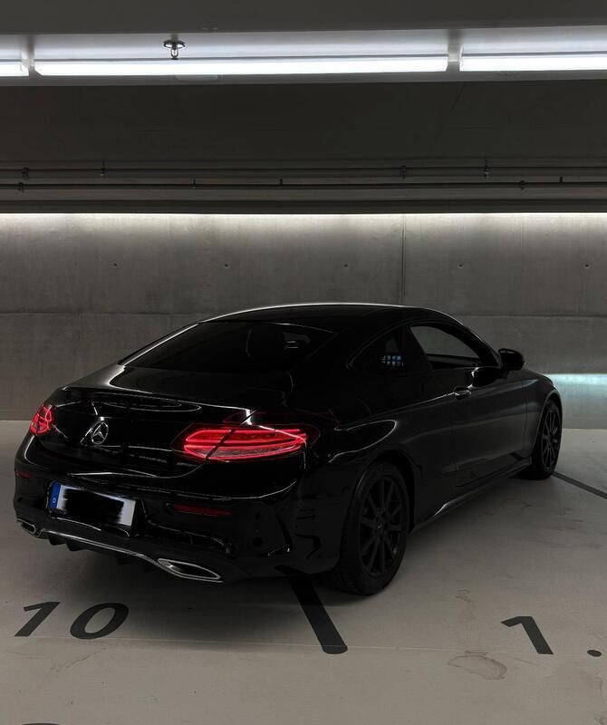 Schwarz Gebraucht 2020 Mercedes C200 AMG Coupé | 30.500 € (Fairer Preis) - Bild 1/4
