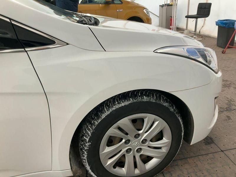 Gebraucht Hyundai i40 Edition 135 PS (99 kW) 2014 Weiß Limousine
