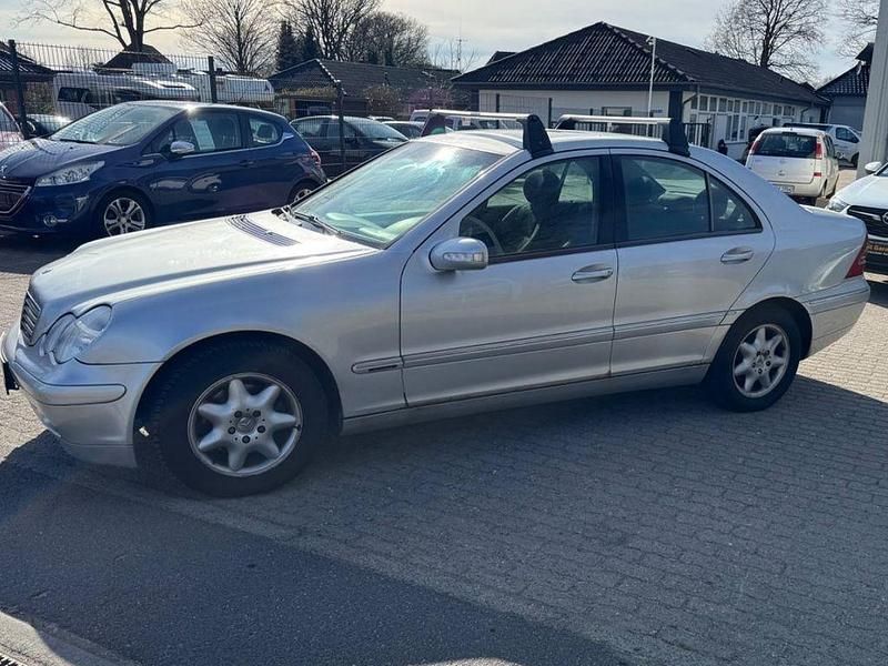 Gebraucht Mercedes C220 Elegance 143 PS (105 kW) 2002 Silber Limousine