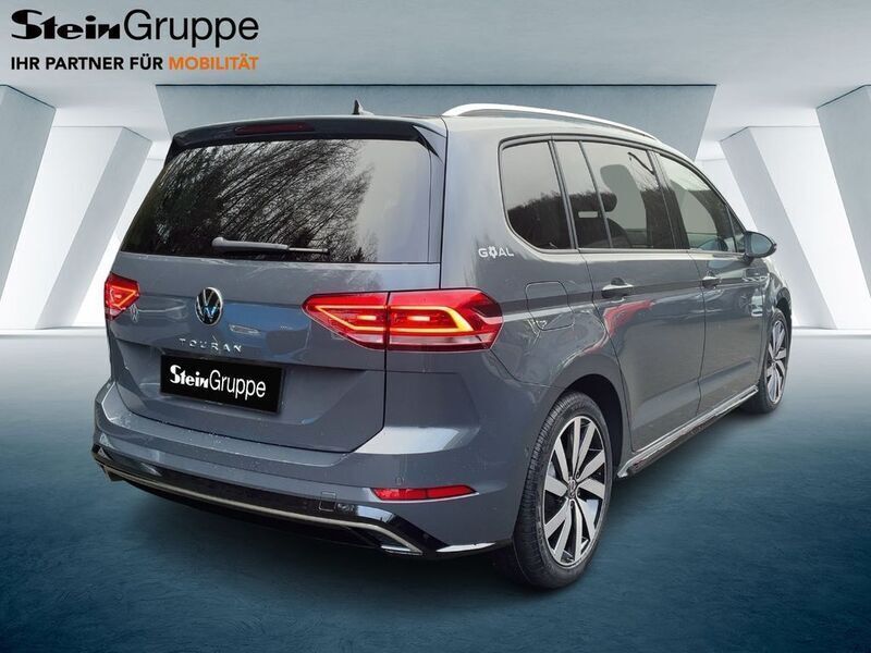 Gebraucht VW Touran Comfortline 150 PS (110 kW) 2024 Grau Van / Kleinbus