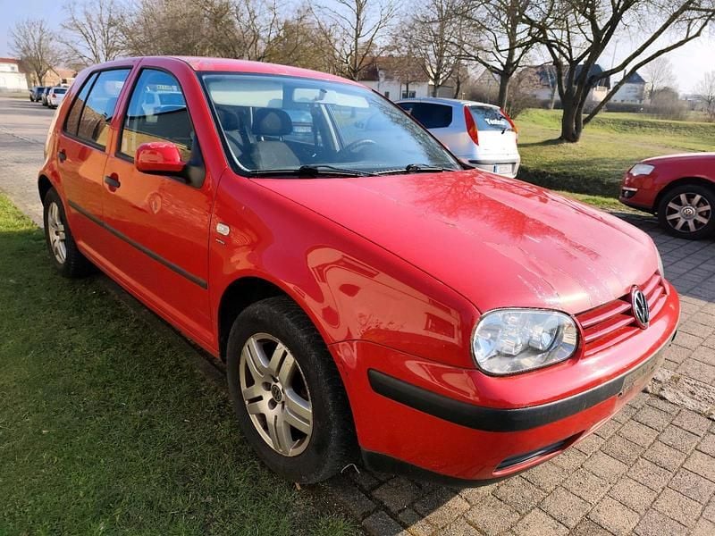 Gebraucht VW Golf IV 75 PS (55 kW) 2001 Rot Kleinwagen