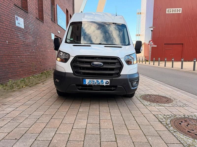 Gebraucht Ford Transit Trend 131 PS (96 kW) 2023 Weiß Van / Kleinbus