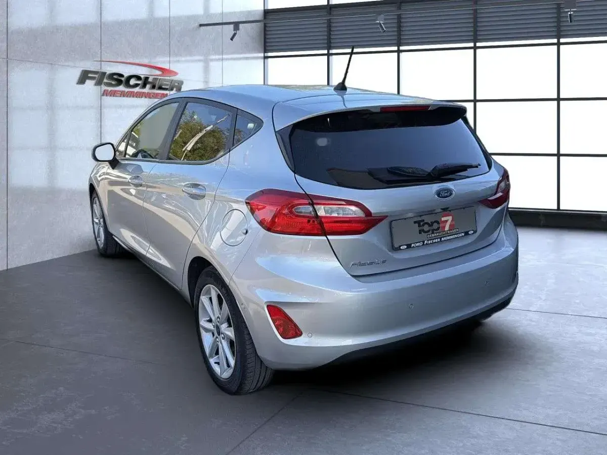 Gebraucht Ford Fiesta Cool & Connect 101 PS (74 kW) 2018 Silber Kleinwagen