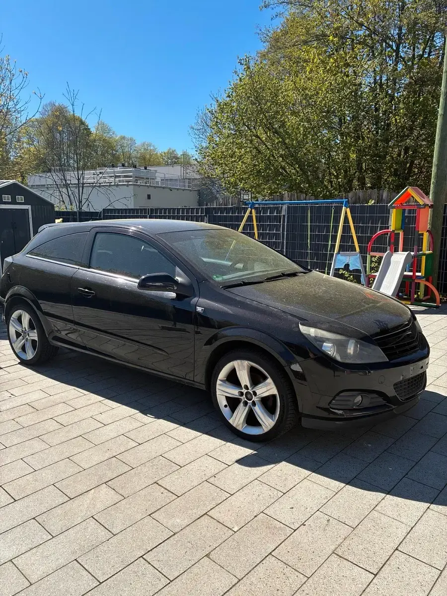 Gebraucht Opel Astra GTC 116 PS (85 kW) 2008 Schwarz Coupé
