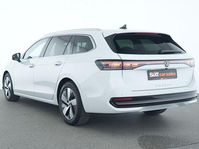 Gebraucht VW Passat IQ Drive 150 PS (110 kW) 2025 Weiß Kombi