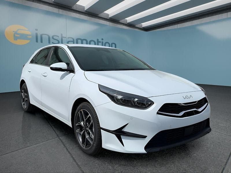 Neu Kia Ceed 140 PS (102 kW) 2025 Weiß Kleinwagen