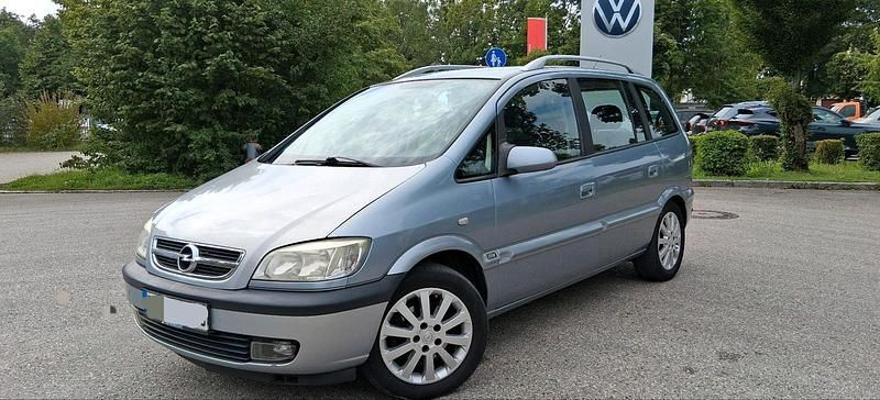 Grau Gebraucht 2005 Opel Zafira Van / Kleinbus | 1.250 € (Fairer Preis) - Bild 1/4