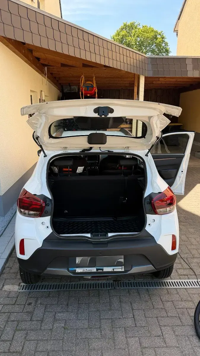 Używany Dacia Spring Extreme 47 kW (65 KM) 2023 Biały Hatchback