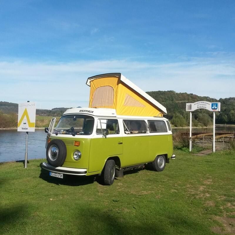 Grün Gebraucht 1978 VW T2 Van | 45.000 € - Bild 1/4