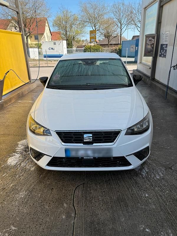Weiß Gebraucht 2023 Seat Ibiza FR Kleinwagen | 16.500 € (Superpreis) - Bild 1/4