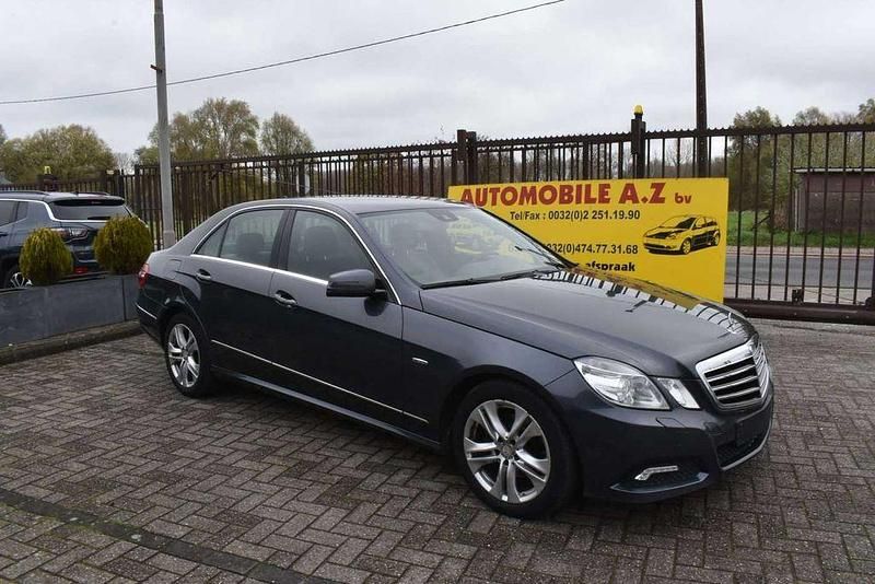 Grau Gebraucht 2009 Mercedes E200 Avantgarde Limousine | 7.999 € (Guter Preis) - Bild 1/4