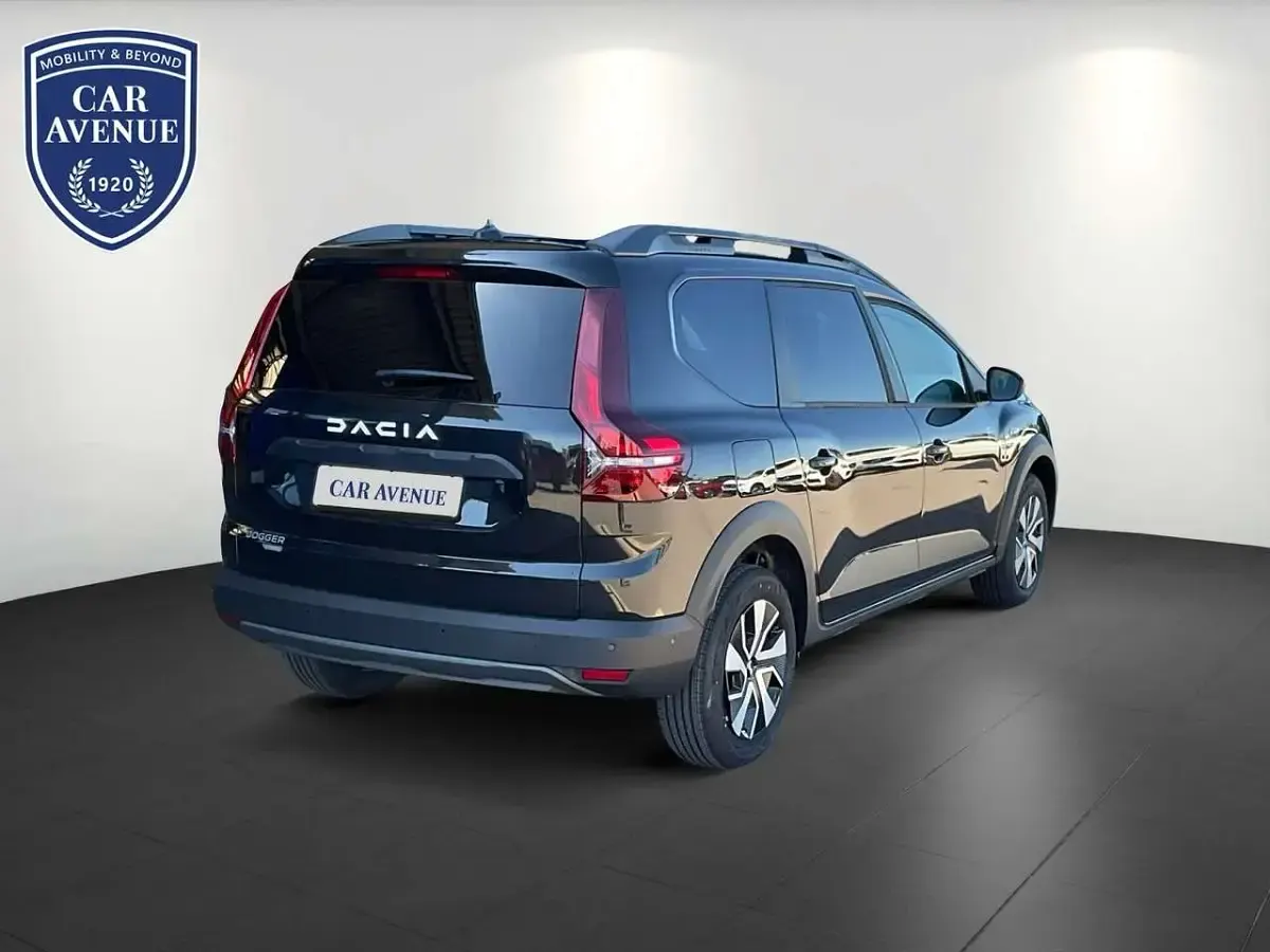 Neu Dacia Jogger Expression 94 PS (69 kW) 2025 Perlmuttschwarz (schwarz) Van / Kleinbus