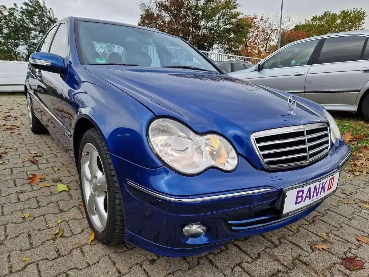 Gebraucht Mercedes C220 Avantgarde 143 PS (105 kW) 2003 Blau Limousine