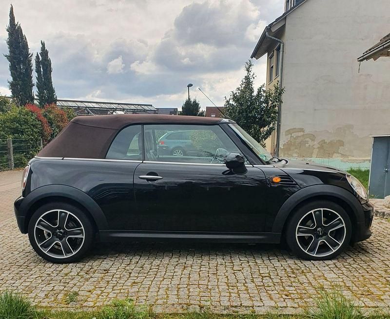 Gebraucht Mini Cooper Cabriolet Chili 122 PS (89 kW) 2011 Schwarz Cabrio