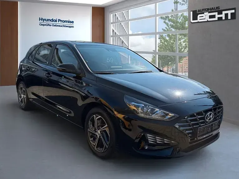 Gebraucht Hyundai i30 Edition 30 120 PS (88 kW) 2021 Schwarz Limousine