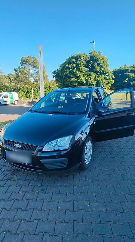 Schwarz Gebraucht 2007 Ford Focus Style Limousine | 1.020 € (Superpreis) - Bild 1/4