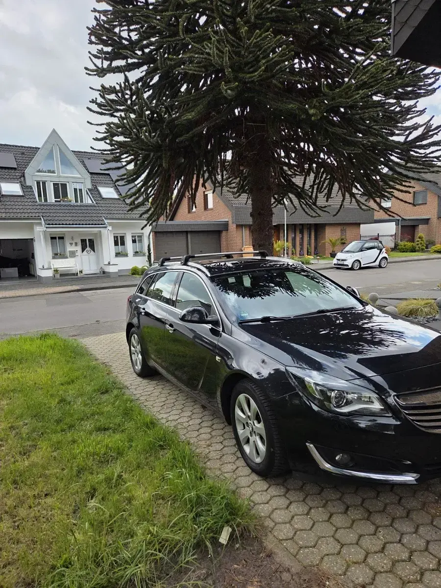 Gebraucht Opel Insignia 140 PS (102 kW) 2013 Schwarz Kombi