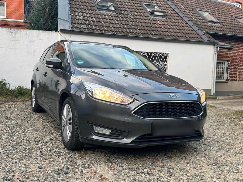 Usata Ford Focus 125 CV (91 kW) 2017 Grigio Station wagon