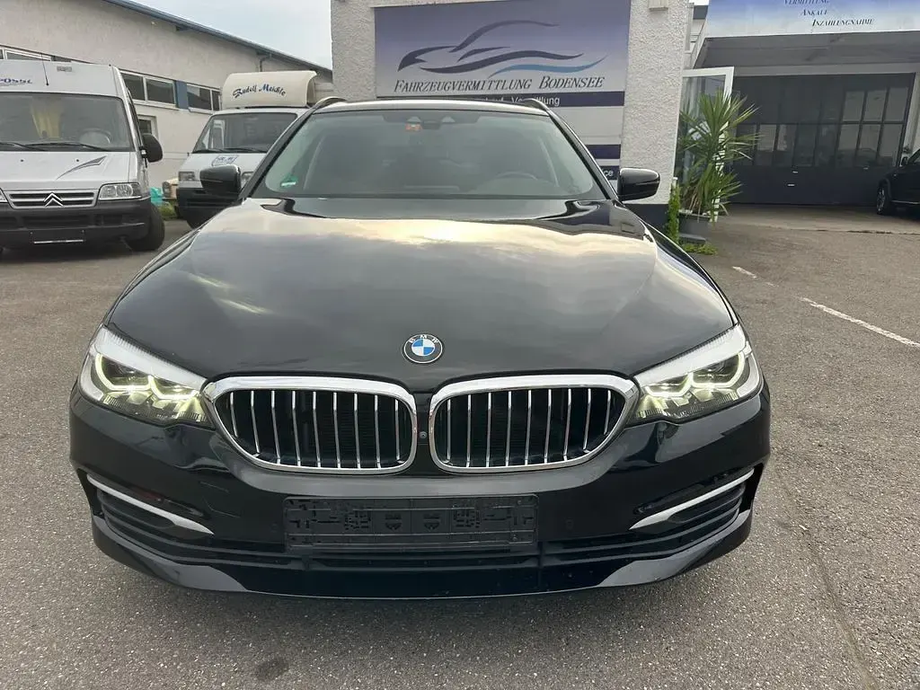 Gebraucht BMW 520 Performance 190 PS (139 kW) 2019 Schwarz Kombi