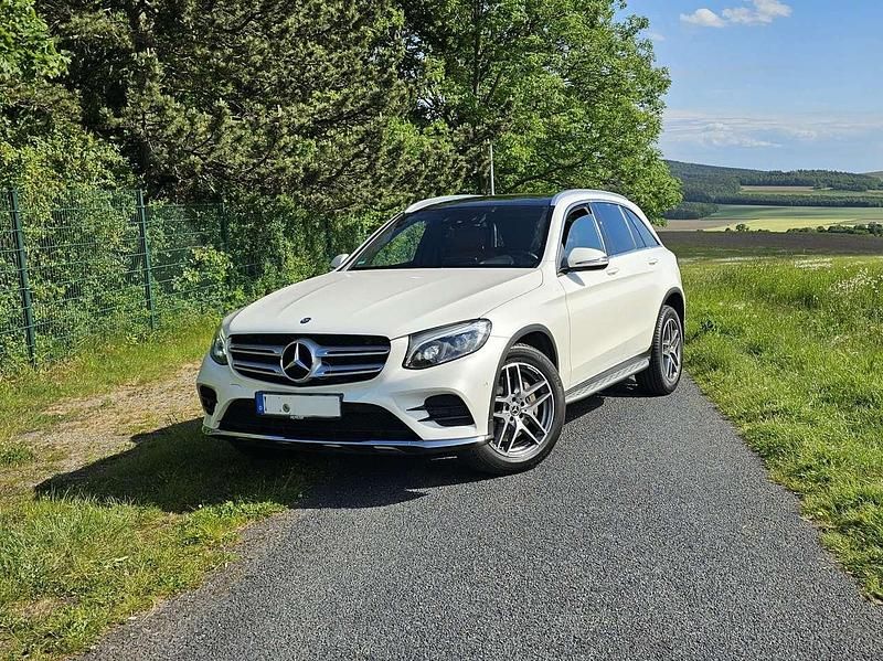 Weiß Gebraucht 2017 Mercedes GLC350 AMG line SUV | 34.500 € (Teuer) - Bild 1/4