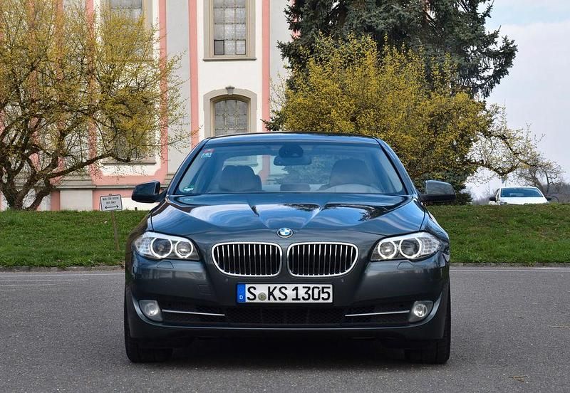 Używany BMW 520 Performance 184 KM (135 kW) 2011 Szary Sedan/Limuzyna