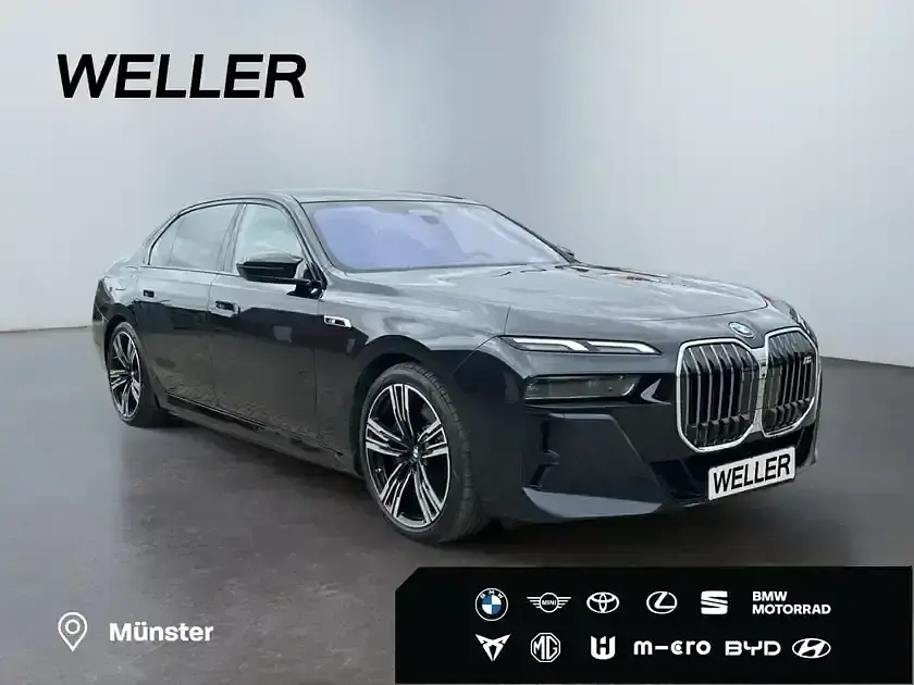 Gebraucht BMW M760 571 PS (419 kW) 2023 Carbonschwarz Limousine