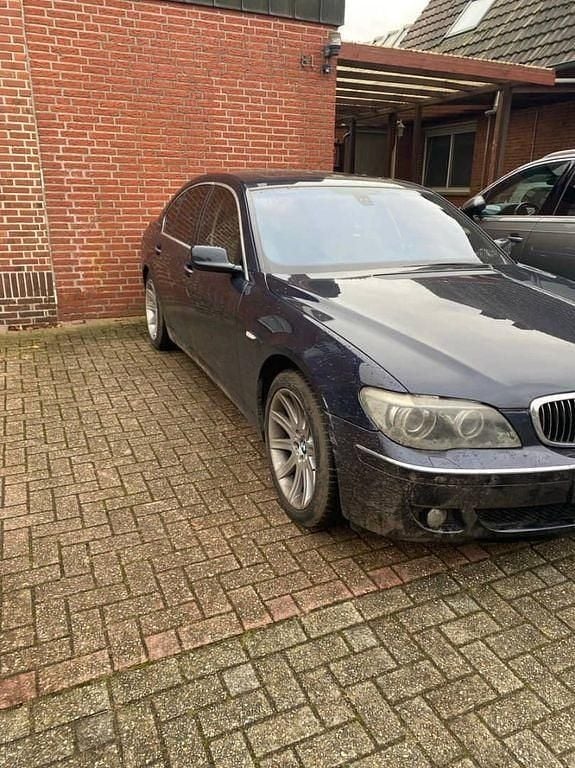Blau Gebraucht 2005 BMW 740 Sport Line Limousine | 1.999 € (Superpreis) - Bild 1/4