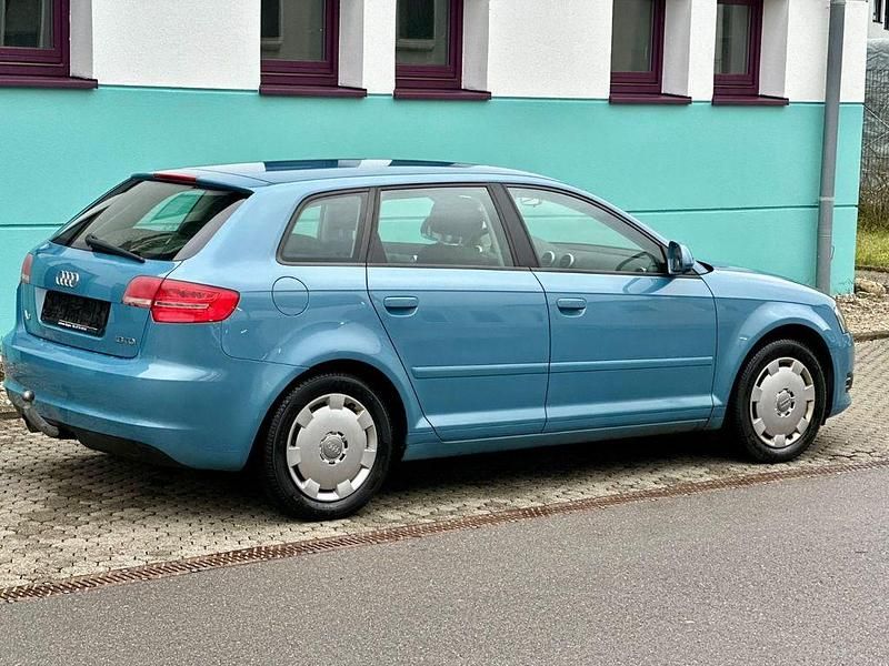 Gebraucht Audi A3 Ambition 105 PS (77 kW) 2010 Blau Limousine