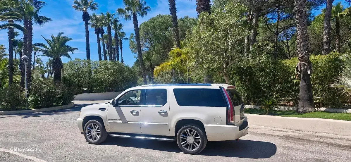 Gebraucht Cadillac Escalade 409 PS (300 kW) 2009 Weiß SUV