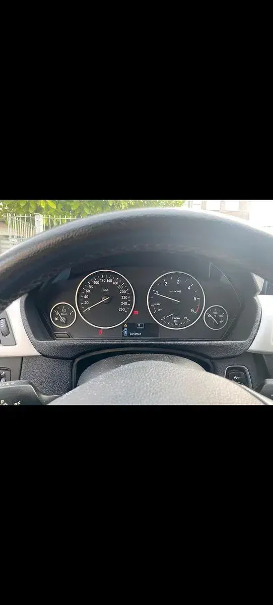 Gebraucht BMW 318 Comfort Edition 143 PS (105 kW) 2014 Schwarz Kombi