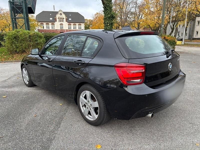 Gebraucht BMW 116 116 PS (85 kW) 2012 Schwarz Kleinwagen