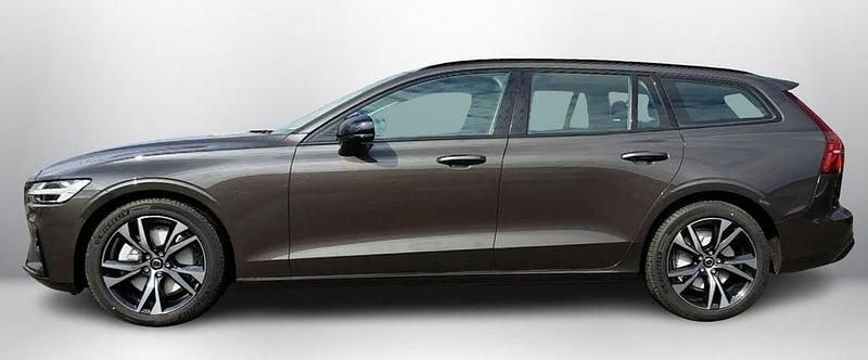 Gebraucht Volvo V60 Ultimate 197 PS (144 kW) 2024 Platinum grey / metallic Kombi