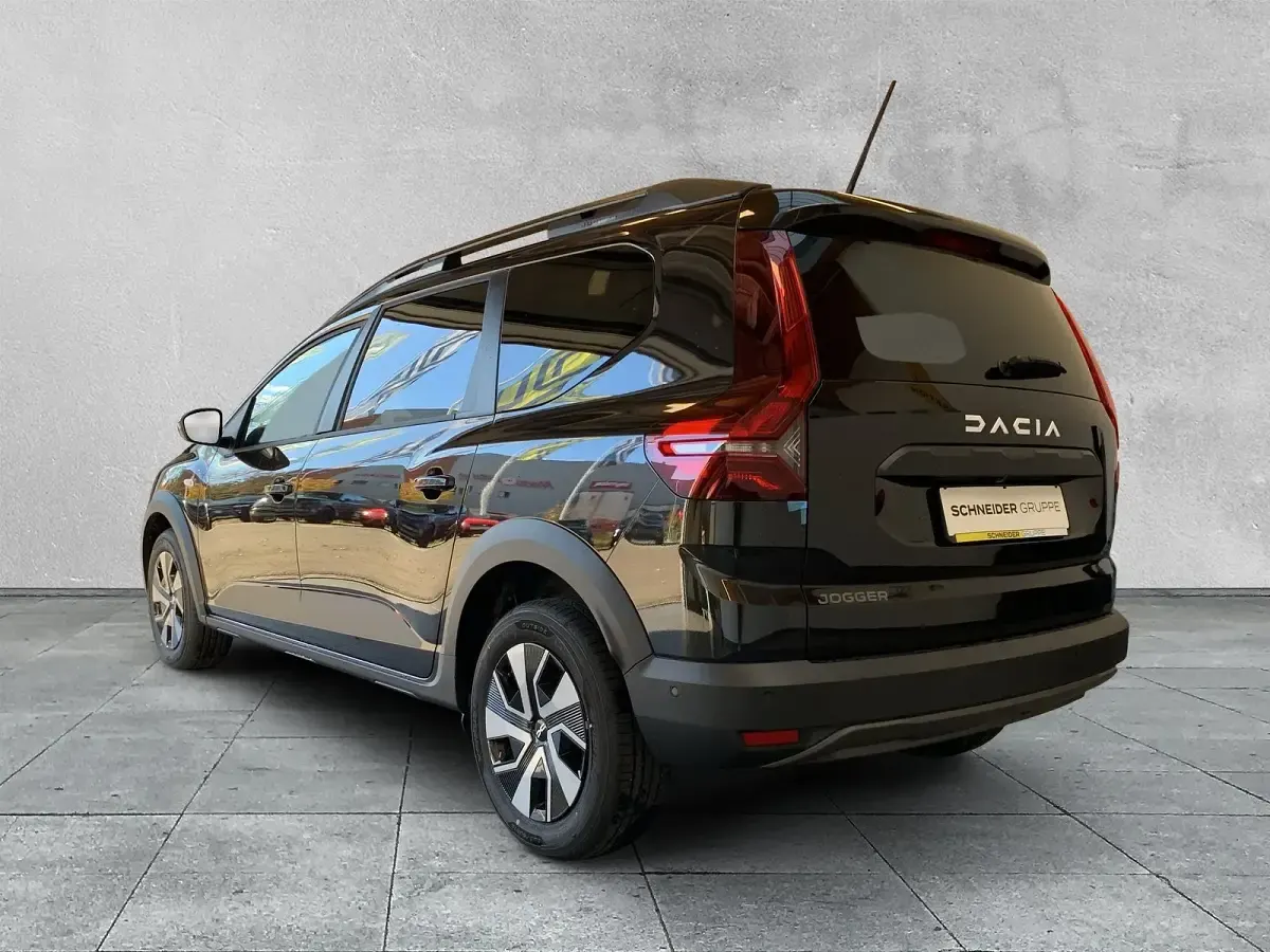 Neu Dacia Jogger Expression 101 PS (74 kW) 2025 Schwarz Van / Kleinbus
